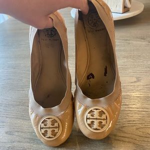 Tory Burch cream Caroline flats size 7.5